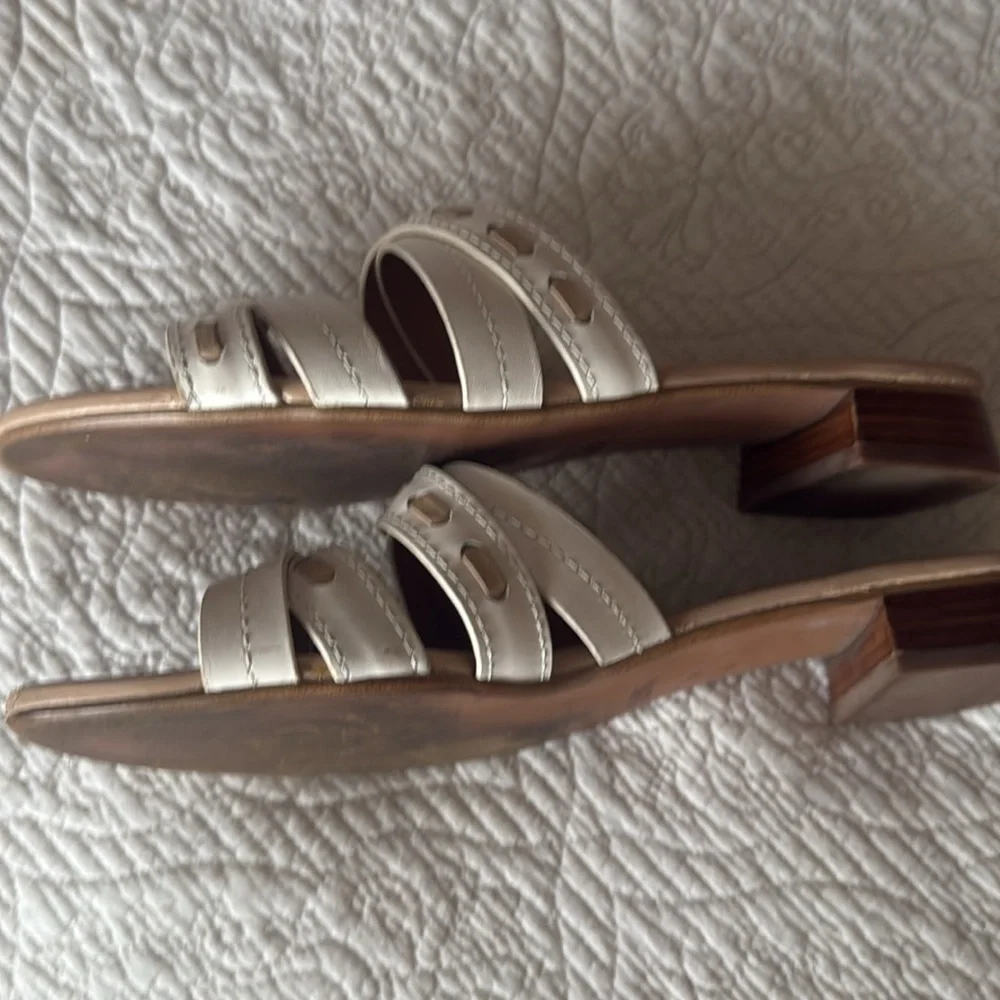 Coach Ariana slip on sandals Size 10